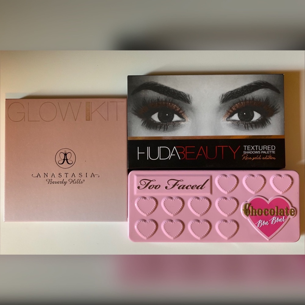 Make Up lot of 3